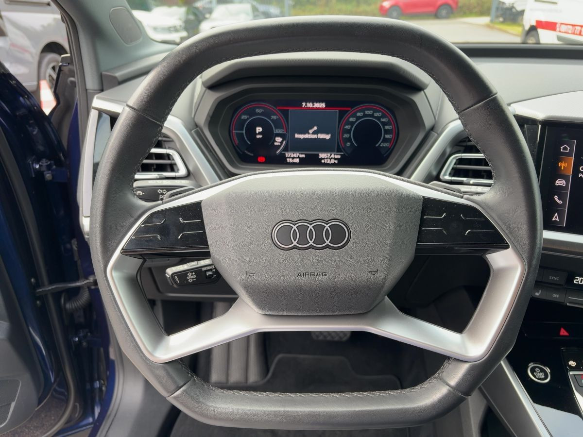 Q4 e-tron Quattro 82 kWh advanced MMI-Navi-Plus LED Kamera Sitzh.