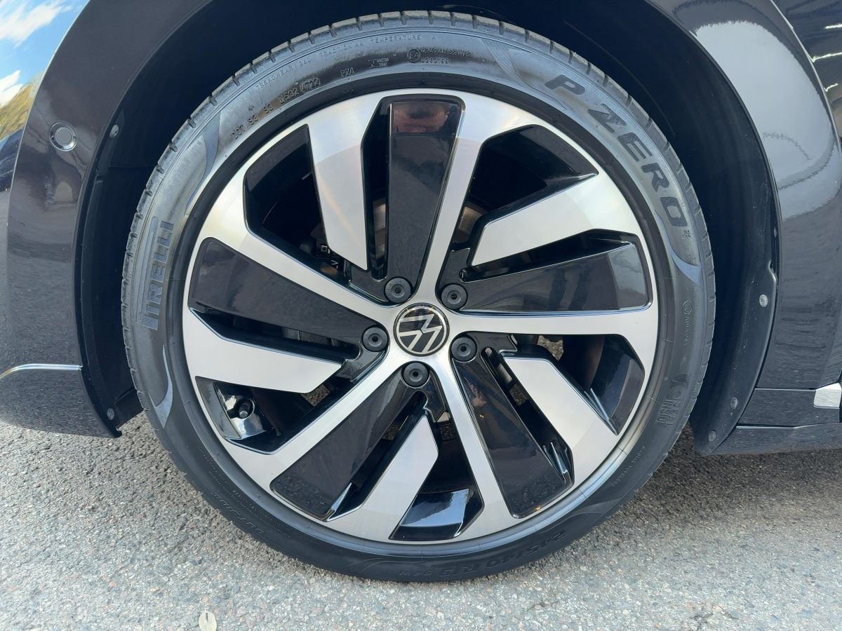 Arteon 2.0 TDI DSG R-Line ACC Navi LED-Matrix Pano Kamera