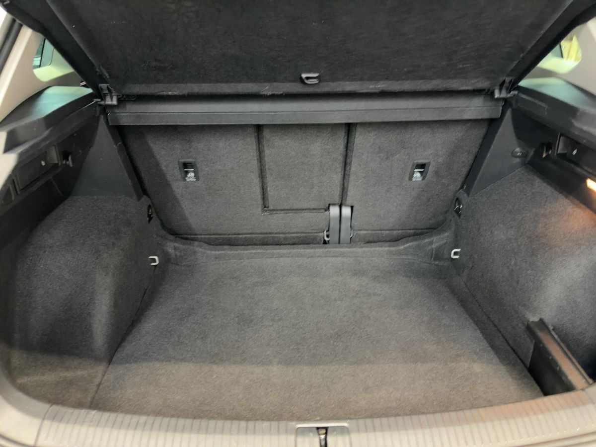 Tiguan 2.0 TDI DSG 4M Highline Standh. ACC LED Navi Kamera Bluet. Lane-Ass