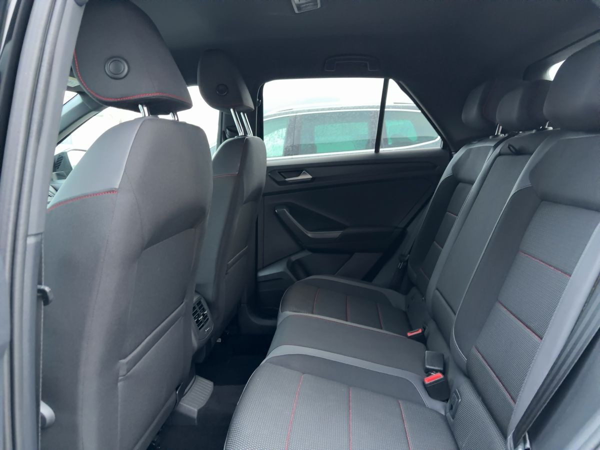 T-Roc 1.5 TSI DSG Sport ACC Navi Kamera Parkp. DAB+ Bluet. Sitzh.