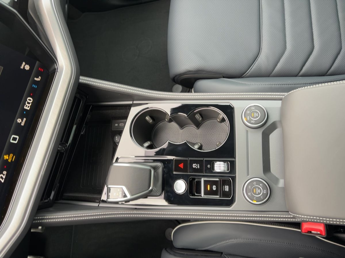 Touareg R-Line 3.0 TDI V6 4MOTION 210kW LED Pano