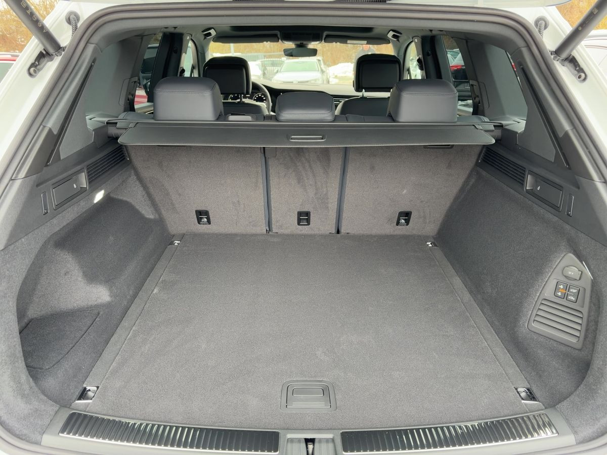 Touareg R-Line 3.0 TDI V6 4MOTION 210kW LED Pano