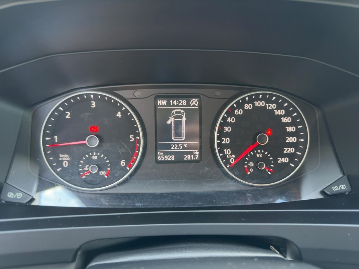 T6 Kombi 2.0 TDI 9-Sitze Navi Klima Bluet. Parkp. elektr. Spiegel + FH