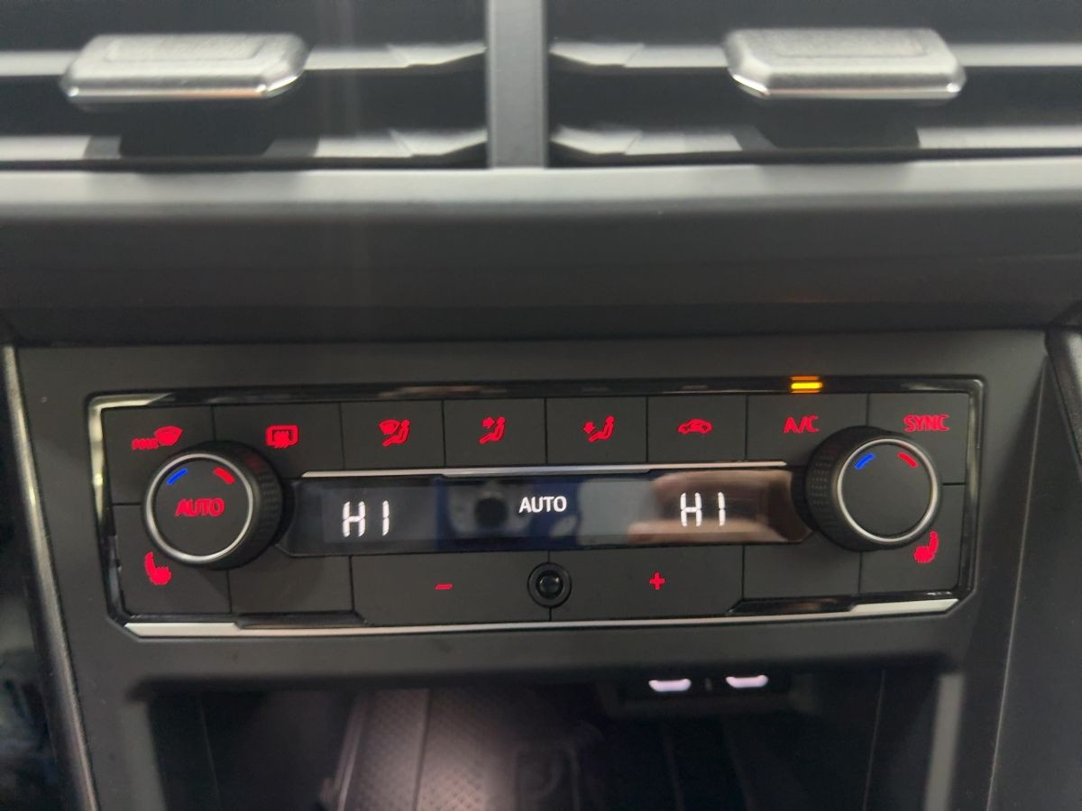 Polo 1.0 TSI Highline ACC Navi Kamera Climatronic Bluet. Sitzh.