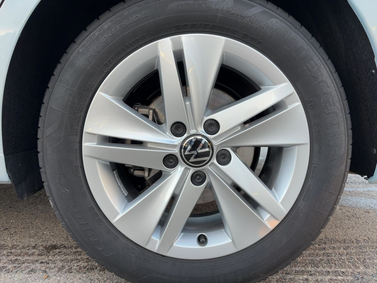 Golf VIII Variant 1.5 eTSI DSG Life ab 2,99% AHK ACC LED-Matrix Head-Up Kamera Navi Side-Ass