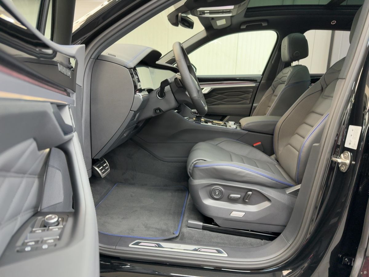 Touareg R V6 eHybrid OPF 4MOTION 250 kW (340 PS) / 100 KW (136 PS) - 8-Gang-Automatik (Tiptronic)