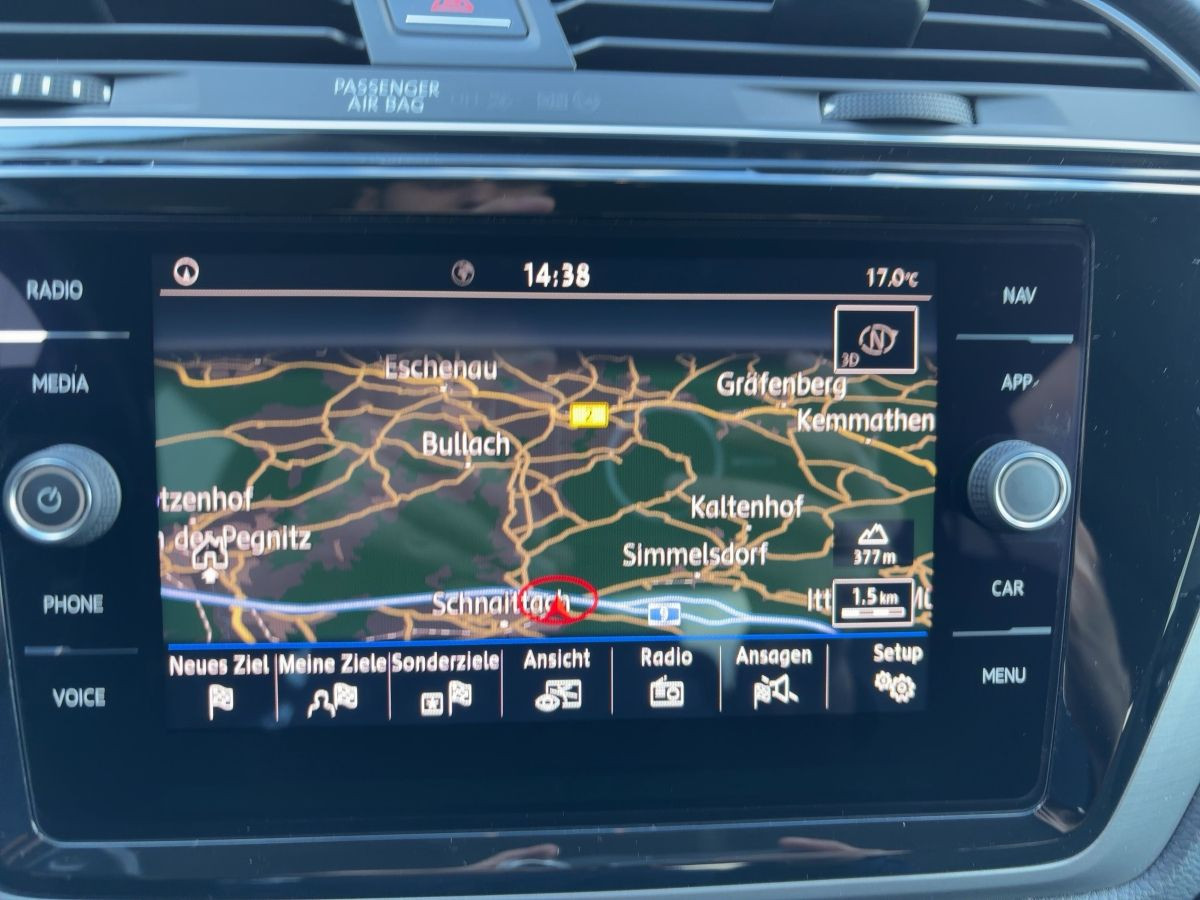 Touran 2.0 TDI Comfortline 7-Sitze AHK ACC Navi Einparkh. Climatronic Bluet.