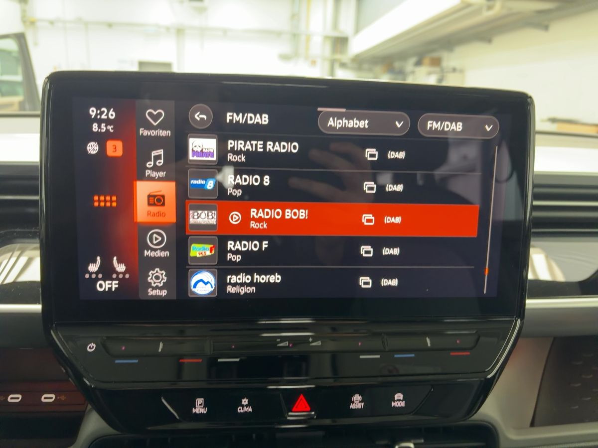 ID.Buzz Pro 82 kWh AHK LED Navi Kamera Keyless Climatronic Sitzh.