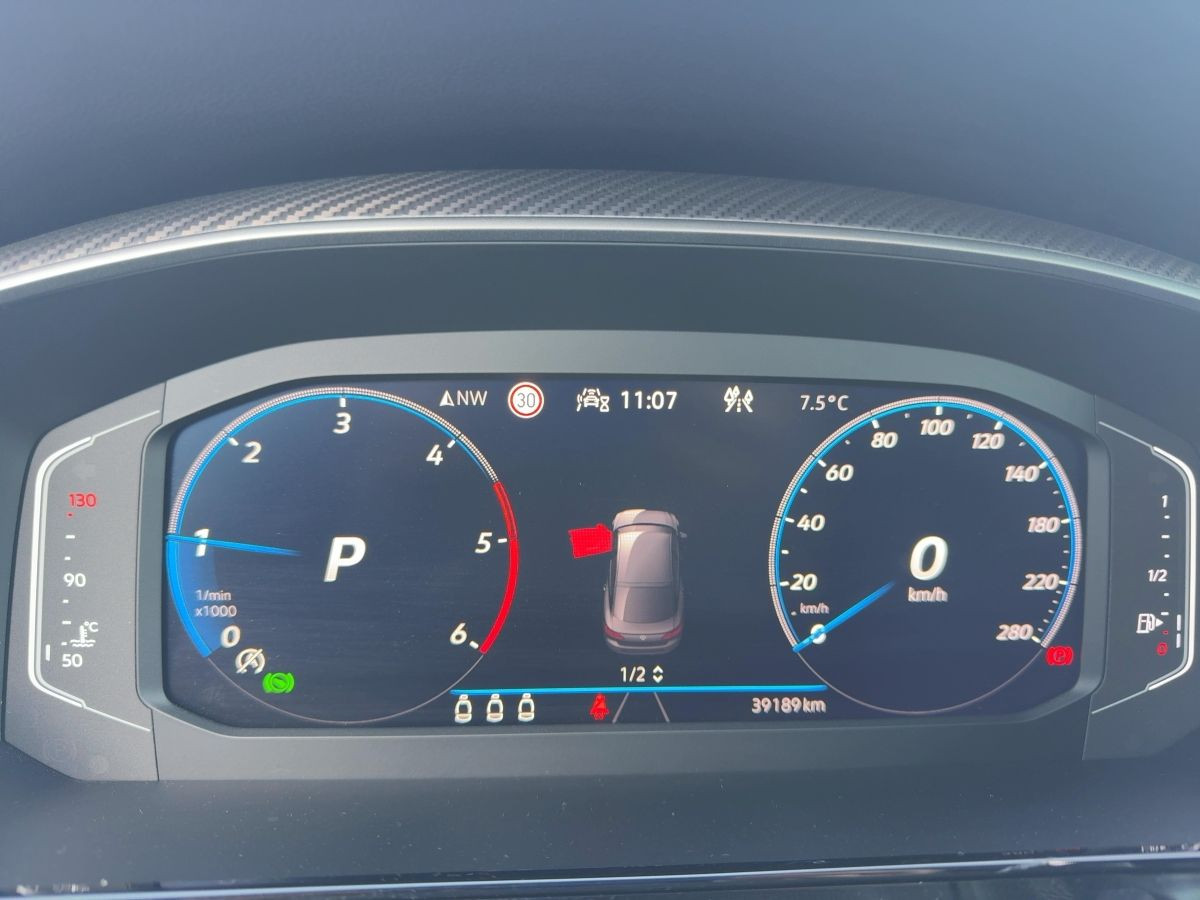 Arteon 2.0 TDI DSG R-Line ACC Navi LED Pano Kamera Climatronic Bluet. Sitzh.