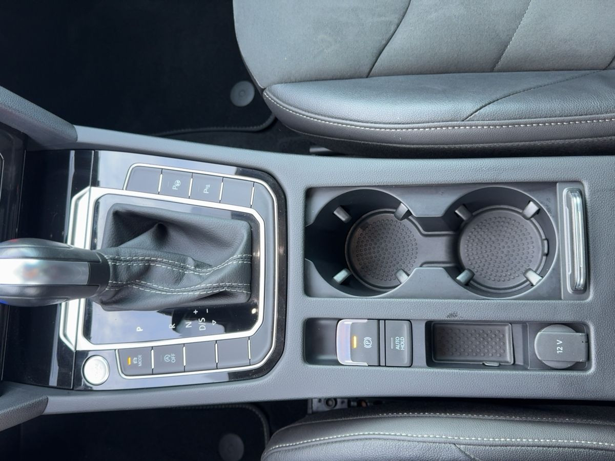 Arteon 2.0 TDI DSG R-Line ACC Navi LED Pano Kamera Climatronic Bluet. Sitzh.