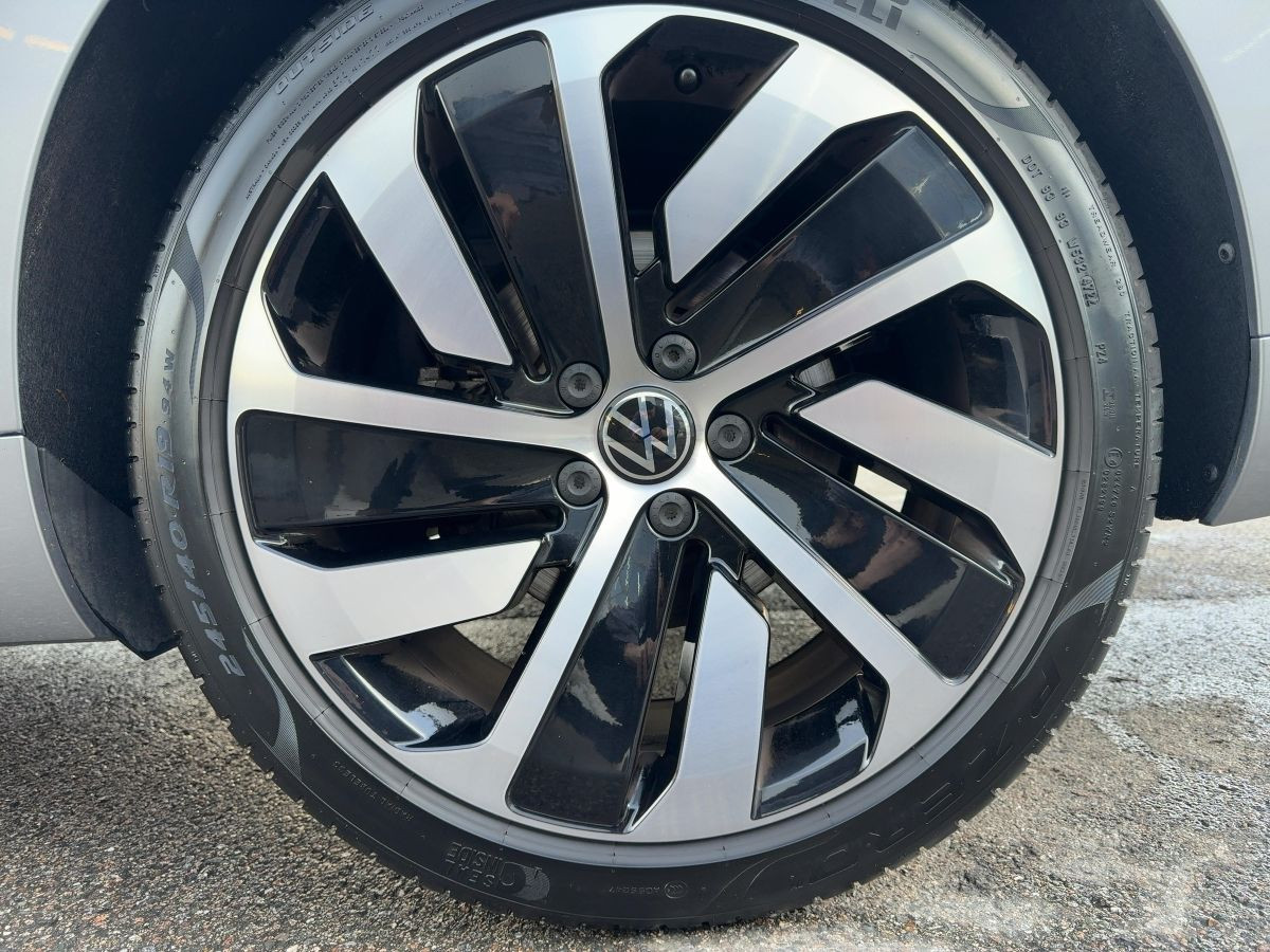 Arteon 2.0 TDI DSG R-Line ACC Navi LED Pano Kamera Climatronic Bluet. Sitzh.