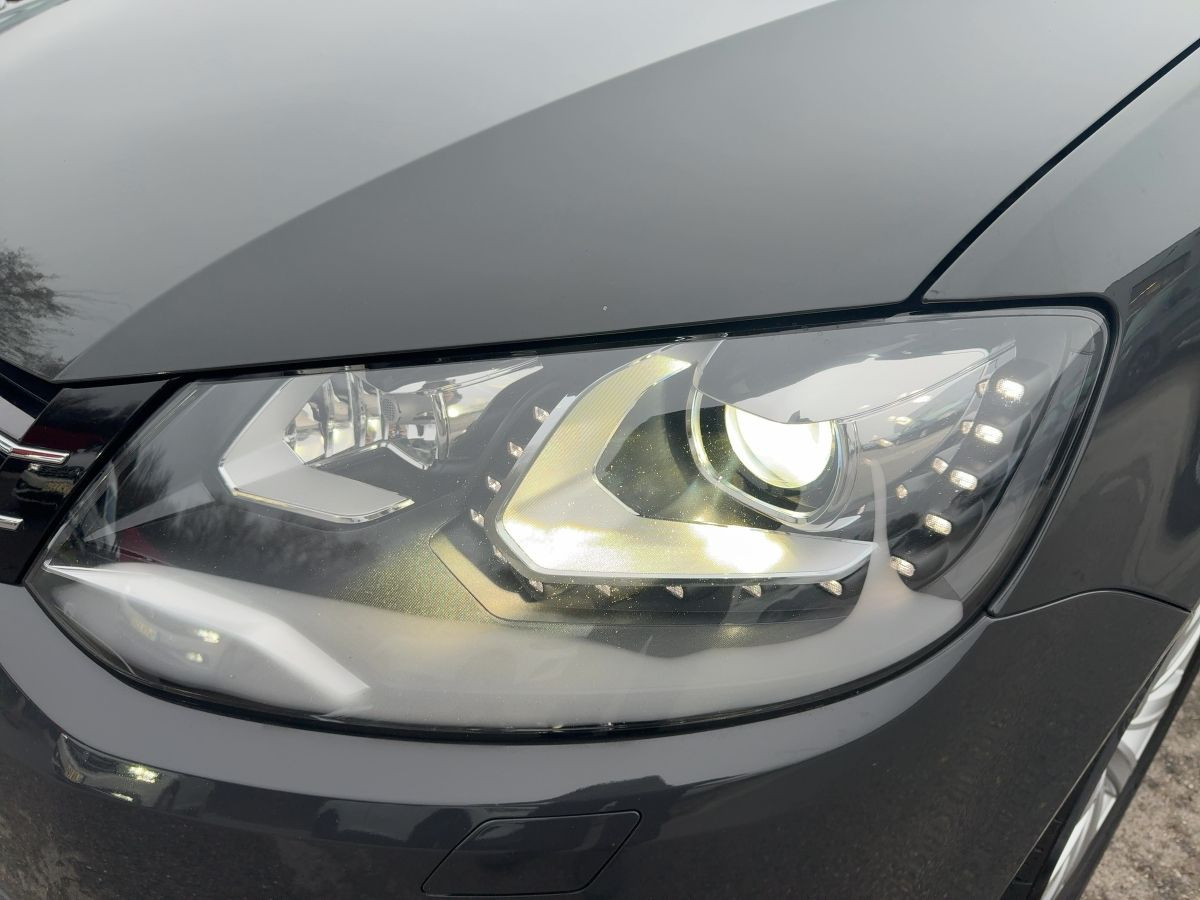 Sharan 2.0 TDI DSG Highline ACC Navi Bi-Xenon Kamera Keyless Climatronic Sitzh.