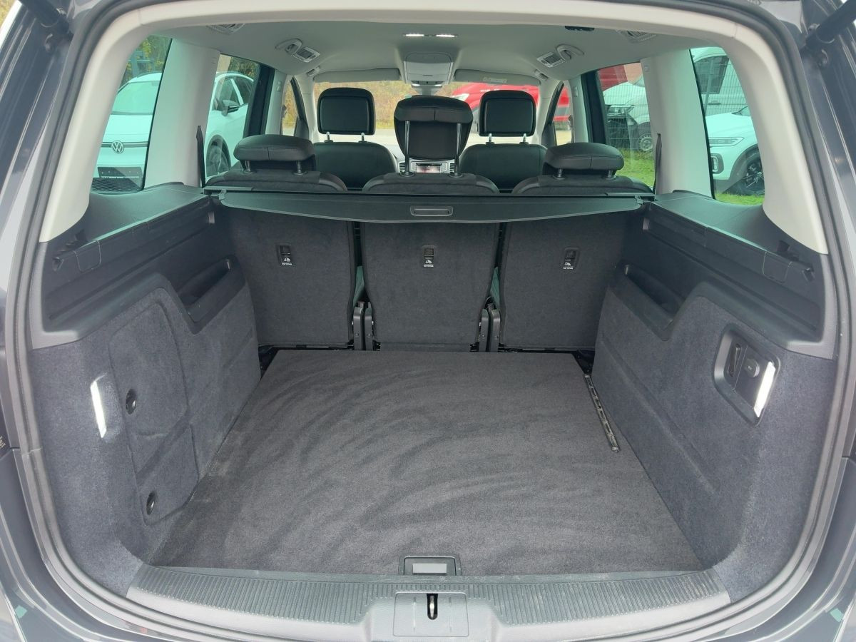 Sharan 2.0 TDI DSG Highline ACC Navi Bi-Xenon Kamera Keyless Climatronic Sitzh.