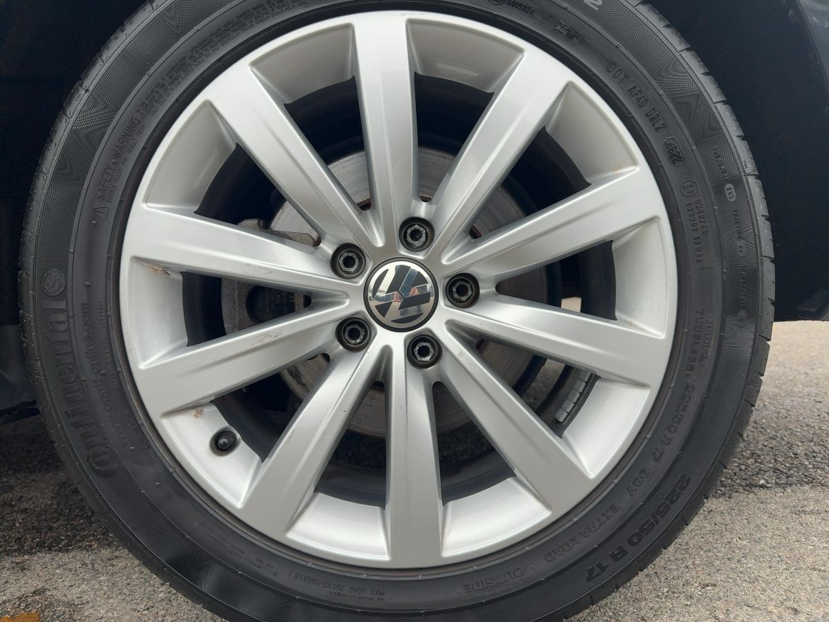 Sharan 2.0 TDI DSG Highline ACC Navi Bi-Xenon Kamera Keyless Climatronic Sitzh.