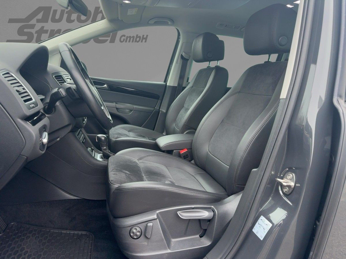 Sharan 2.0 TDI DSG Highline ACC Navi Bi-Xenon Kamera Keyless Climatronic Sitzh.