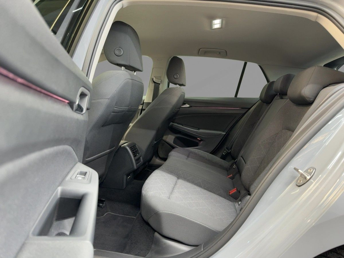 Golf VIII 1.5 TSI Life ACC Navi LED Kamera Keyless Lane Ass. Climatronic Sitzh.