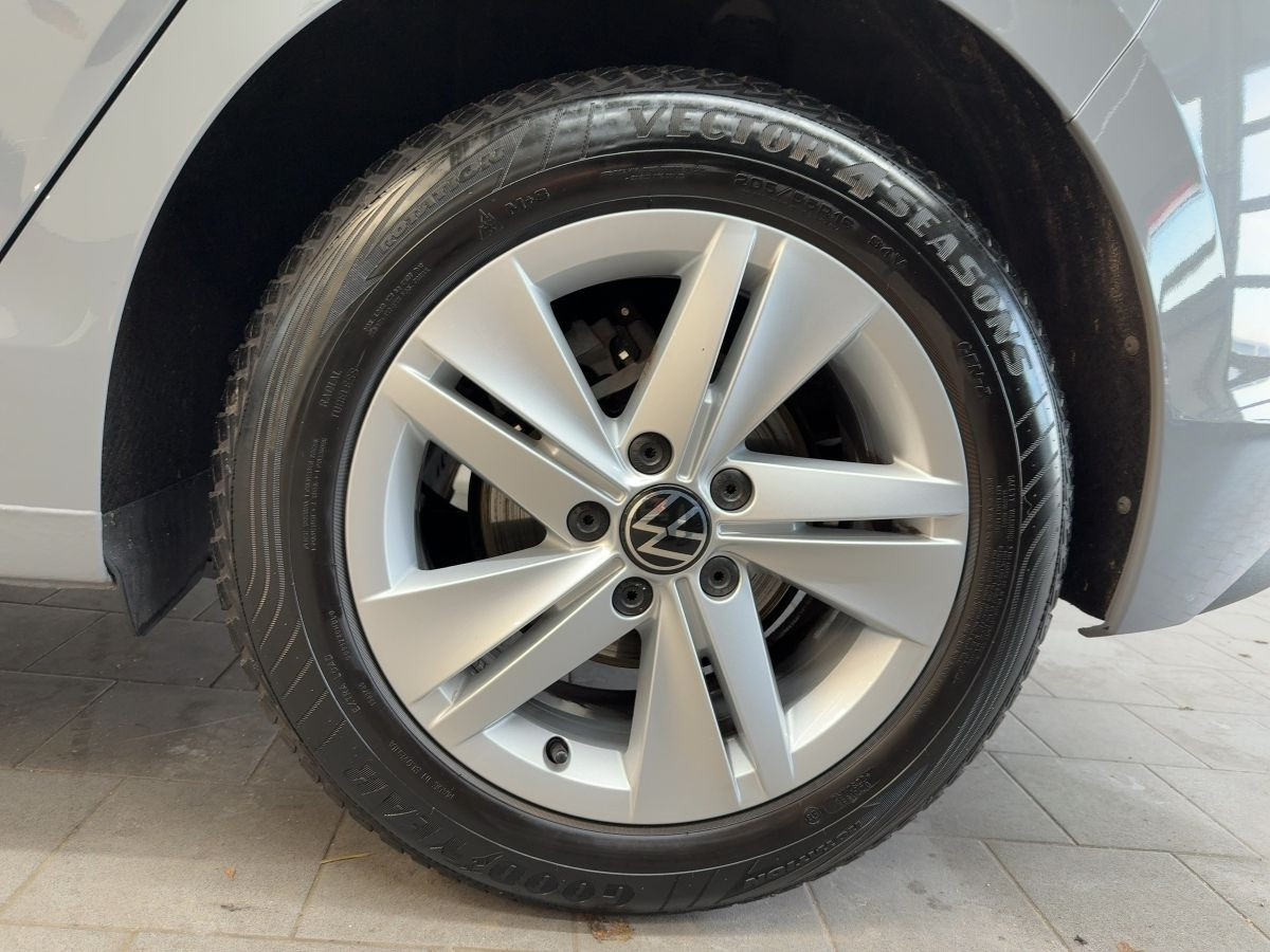 Golf VIII 1.5 TSI Life ACC Navi LED Kamera Keyless Lane Ass. Climatronic Sitzh.