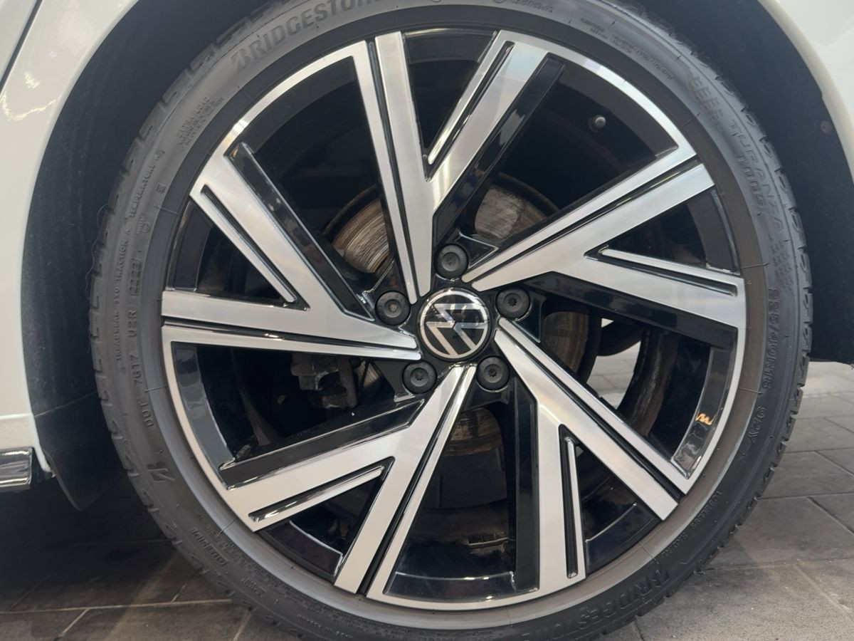 Golf VIII Variant 2.0 TSI DSG 4M R-Line ACC LED-Matrix Navi Kamera Harmon Kardon Climatronic