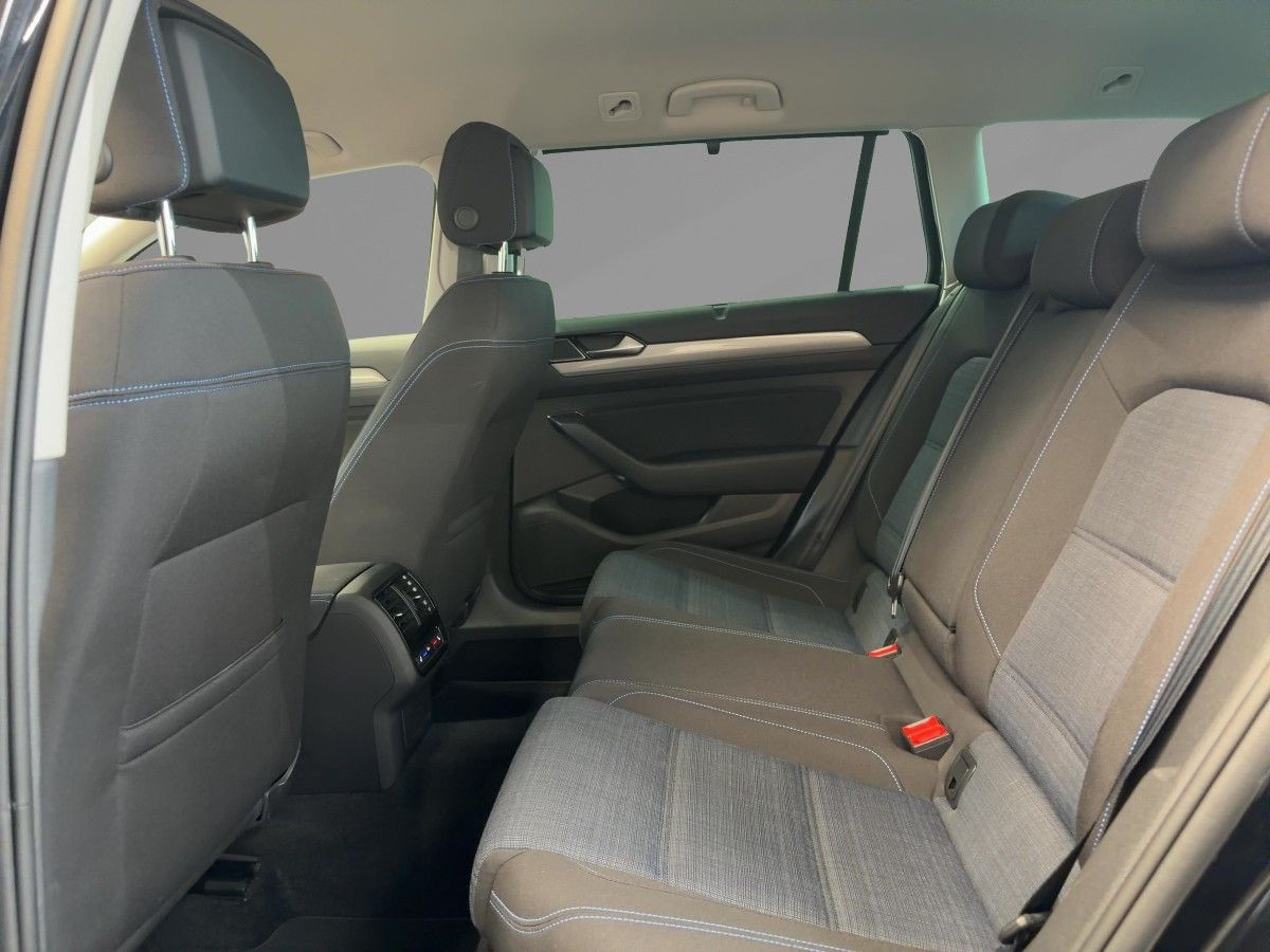 Passat Variant GTE 1.4 TSI DSG R-Line Standh. DCC ACC LED-Matrix Keyless Kamera Side-Ass,