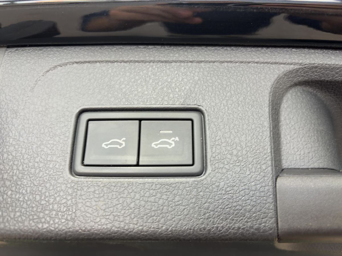 Passat Variant GTE 1.4 TSI DSG R-Line Standh. DCC ACC LED-Matrix Keyless Kamera Side-Ass,