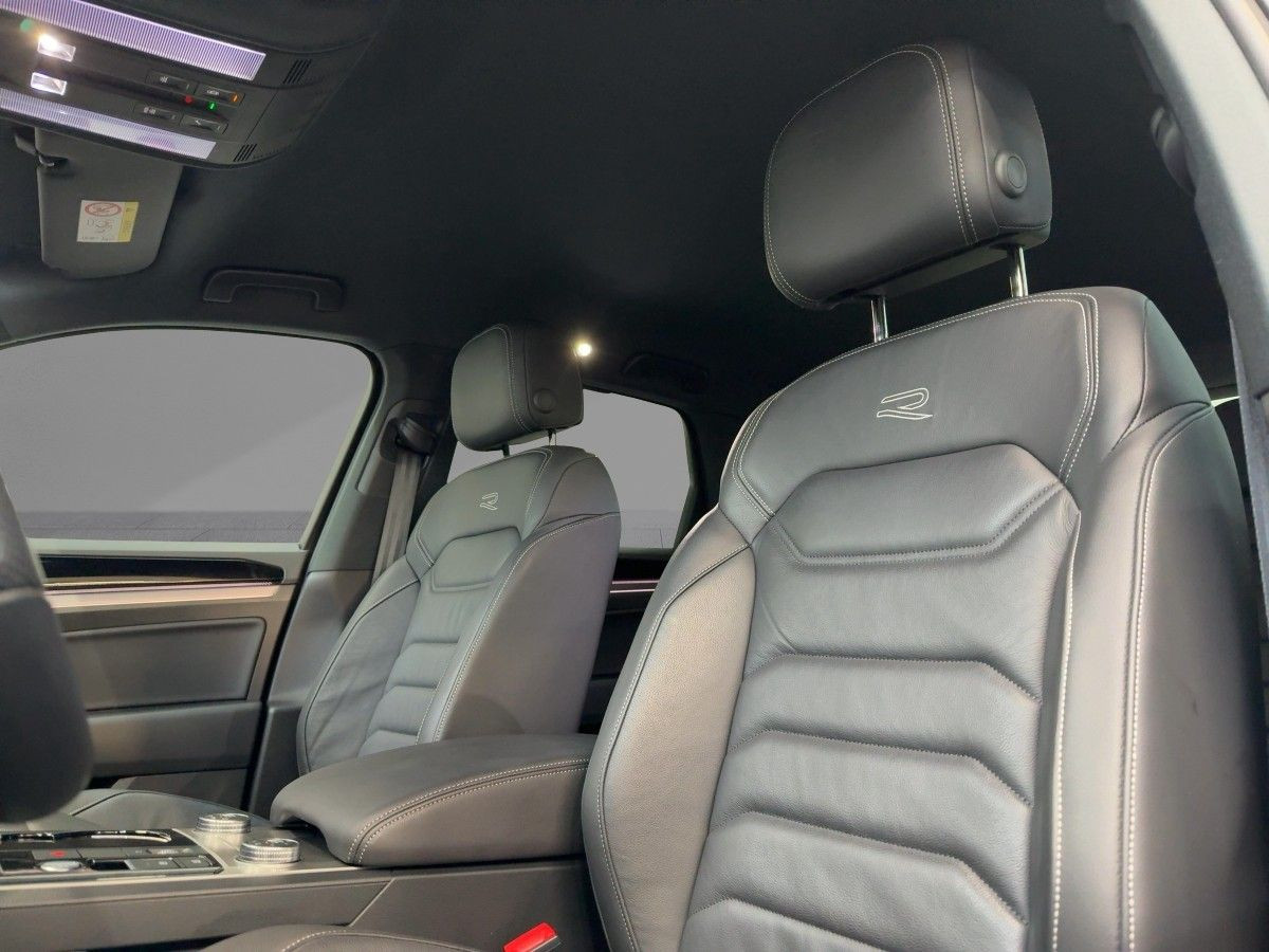 Touareg 3.0 V6 TDI DSG 4M R-Line ACC AHK Navi LED Kamera Luft Leder Climatronic