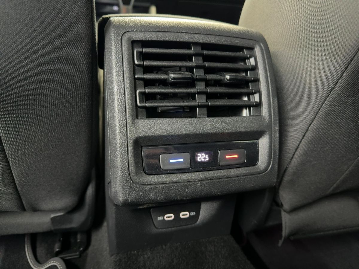 Golf VIII 1.5 TSI Style ACC Navi Keyless LED DAB+ Ergo Kamera Park Ass.