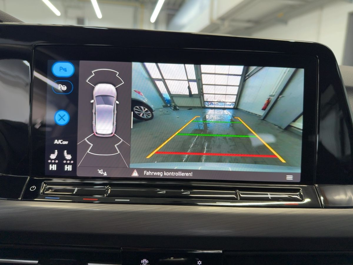 Golf VIII 1.5 TSI Style ACC Navi Keyless LED DAB+ Ergo Kamera Park Ass.