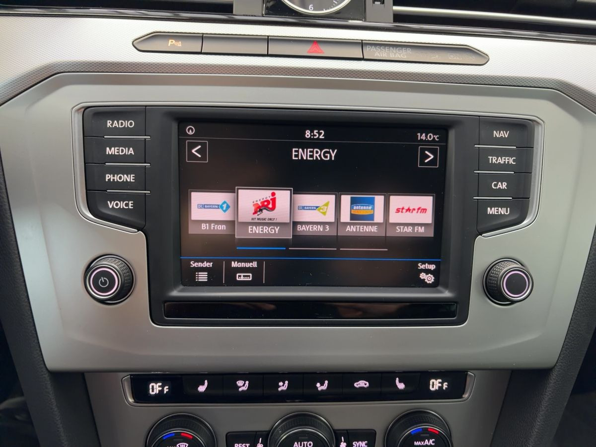 Passat Variant 1.4 TSI Comfortline ACC Navi Parkp. Climatronic Bluet. Sitzh.