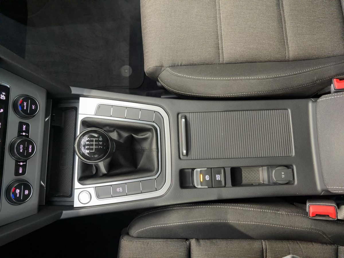 Passat Variant 1.4 TSI Comfortline ACC Navi Parkp. Climatronic Bluet. Sitzh.