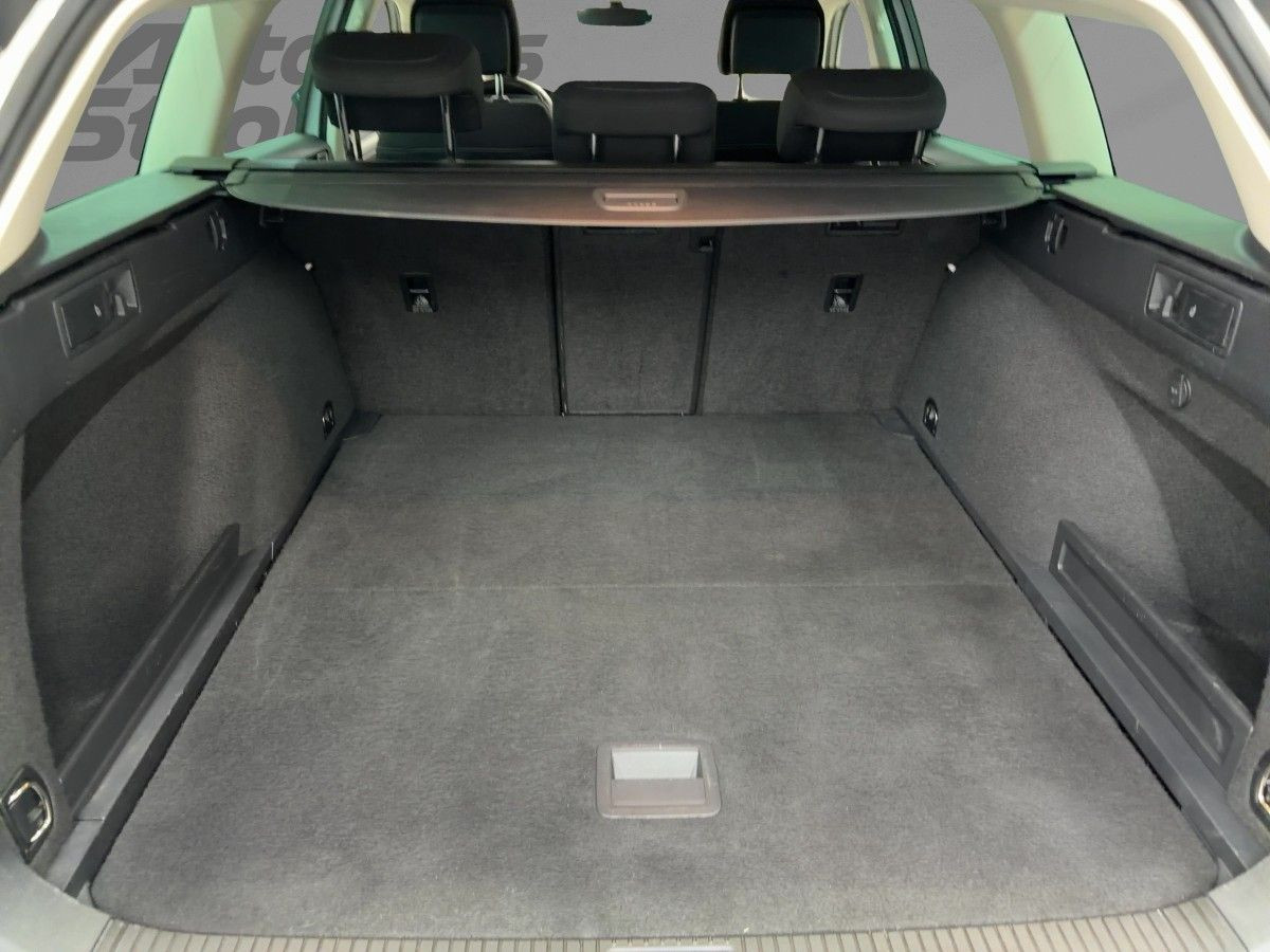 Passat Variant 1.4 TSI Comfortline ACC Navi Parkp. Climatronic Bluet. Sitzh.