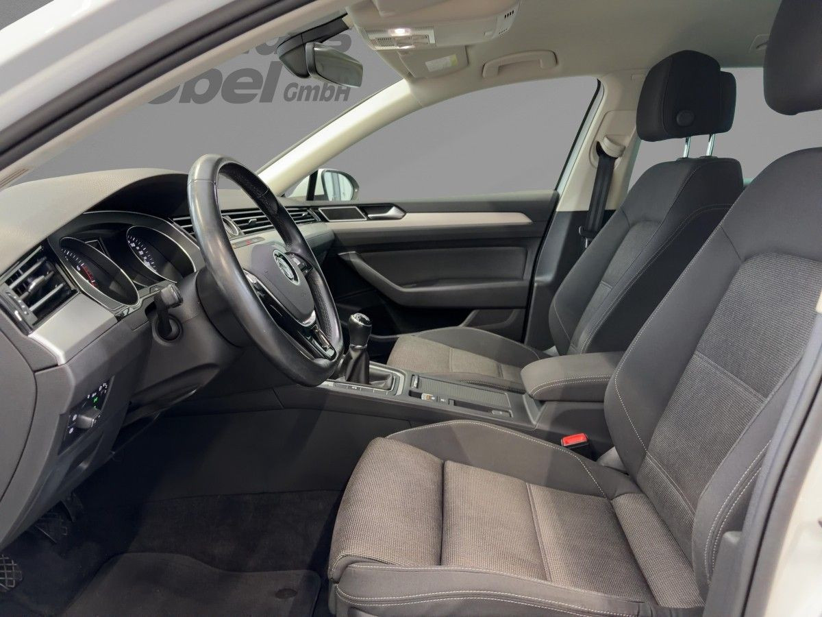 Passat Variant 1.4 TSI Comfortline ACC Navi Parkp. Climatronic Bluet. Sitzh.