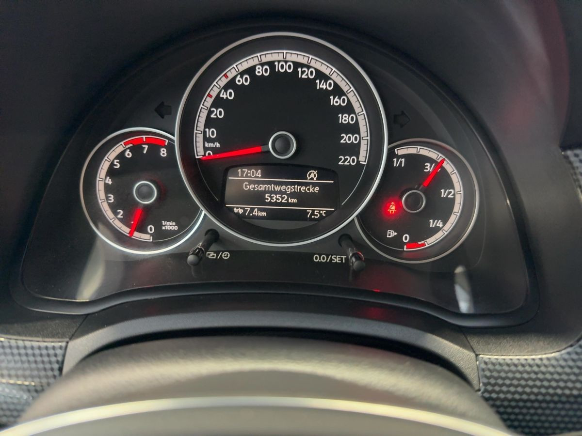 up! 1.0 move up! Einparkh. Tempo DAB+ Kamera Bluet. Sitzh.