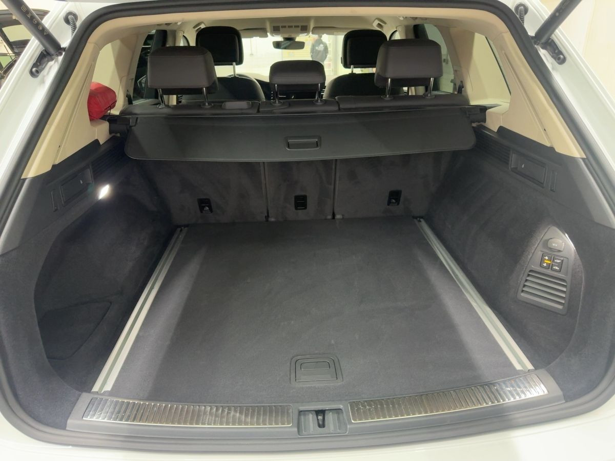 Touareg 3.0 V6 TDI DSG 4M R-Line ab 2,49% ACC AHK Navi Standh. HD-Matrix Kamera