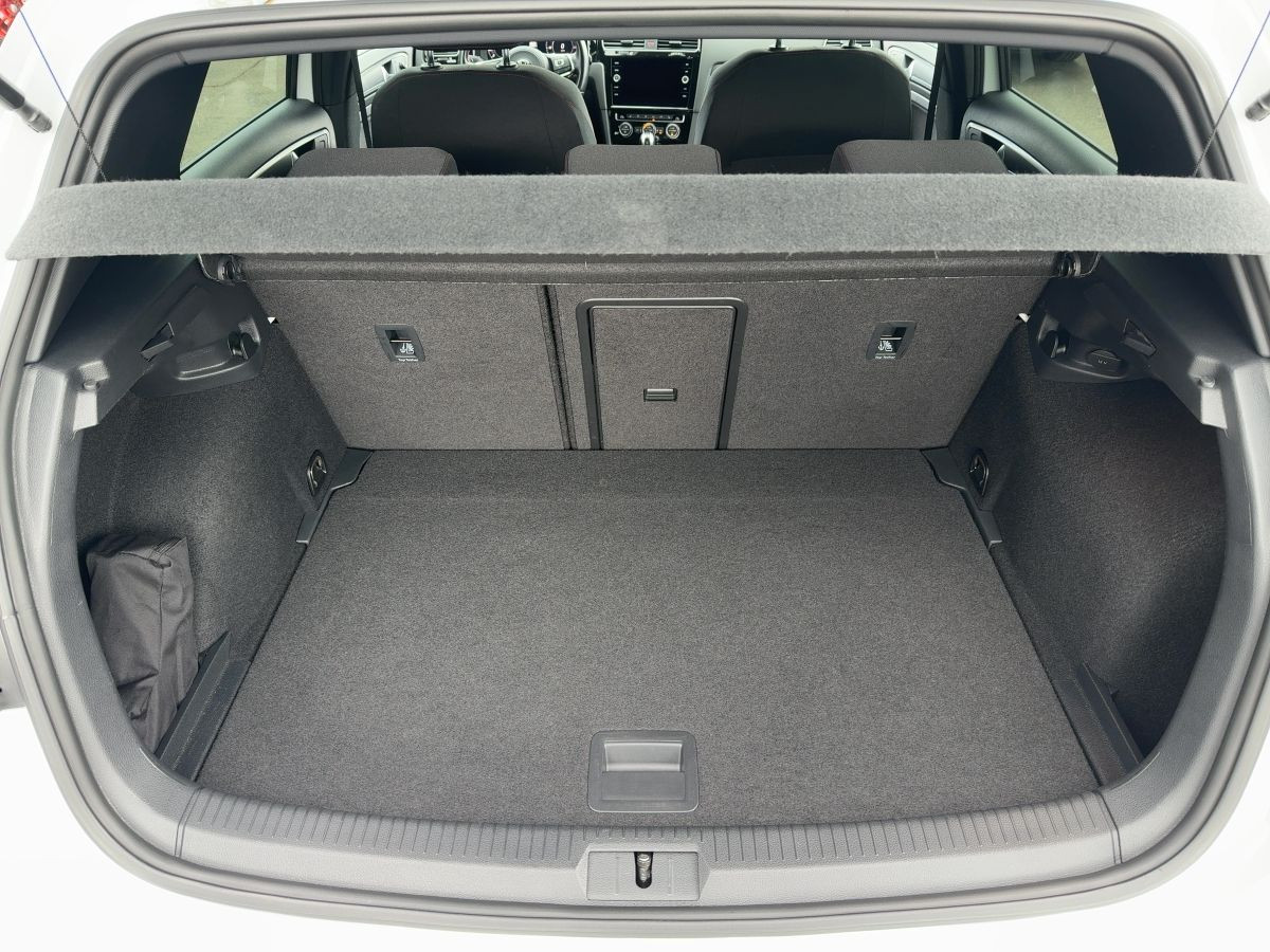 Golf VII GTI Performance 2.0 TSI DSG ACC LED Navi DYNAUDIO Climatronic Sitzh.