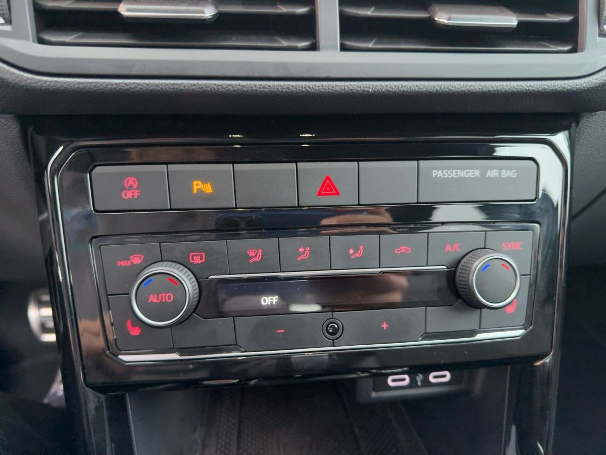 T-Cross 1.5 TSI DSG R-Line ACC Navi Kamera Dig. Cockpit Keyless