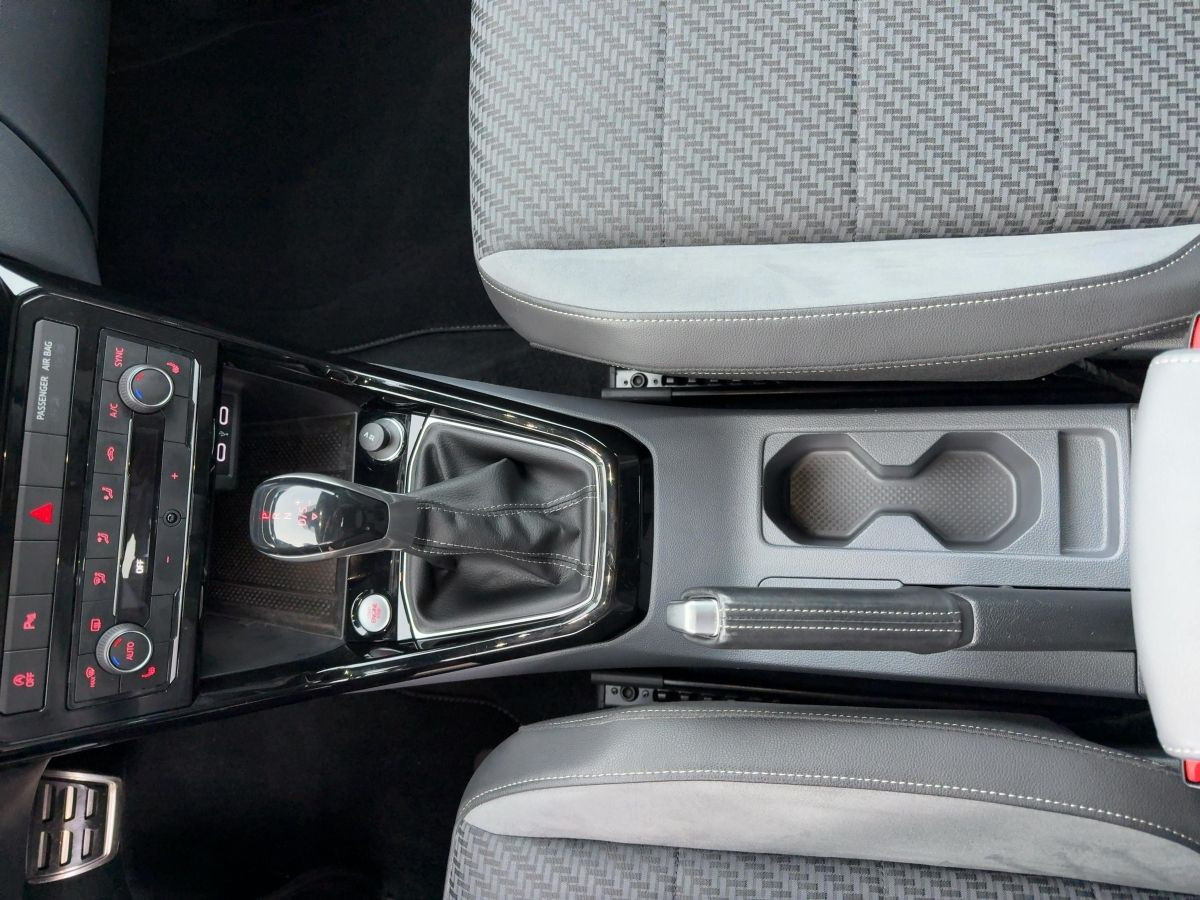 T-Cross 1.5 TSI DSG R-Line ACC Navi Kamera Dig. Cockpit Keyless