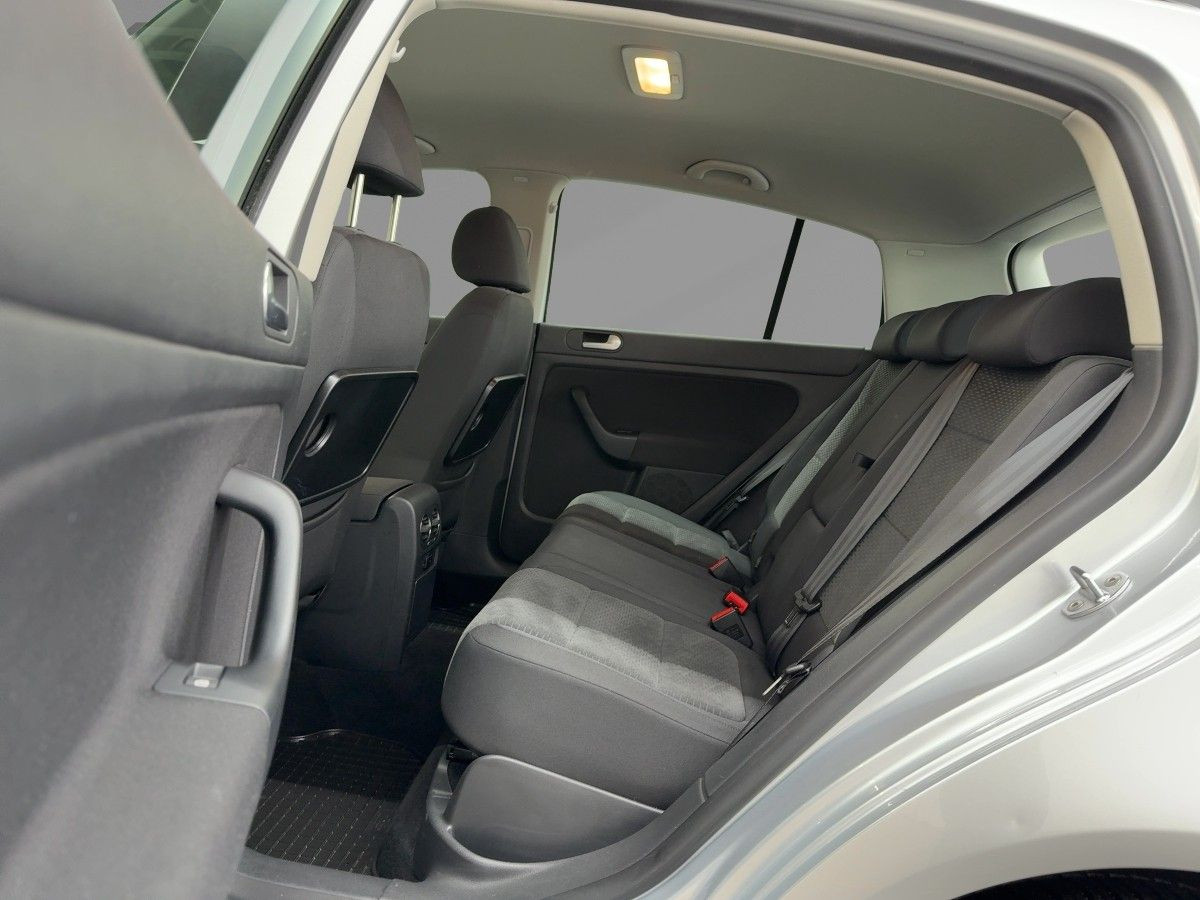 Golf Plus 1.4 Comfortline Climatronic Parkp. Sitzh. Radio/CD Nebel