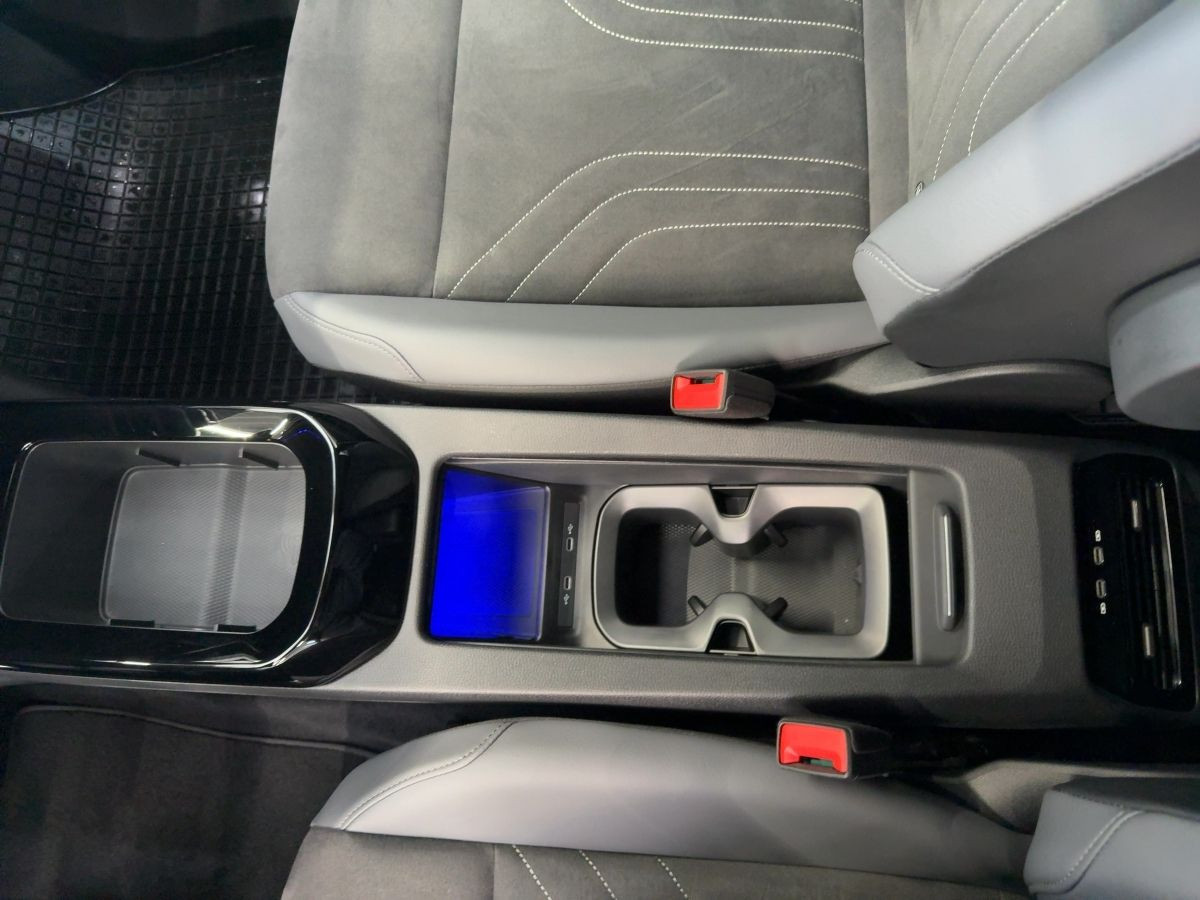 ID.4 Pro Performance 82 kWh ACC AHK Navi Kamera LED-Matrix Climatronic Sitzh.