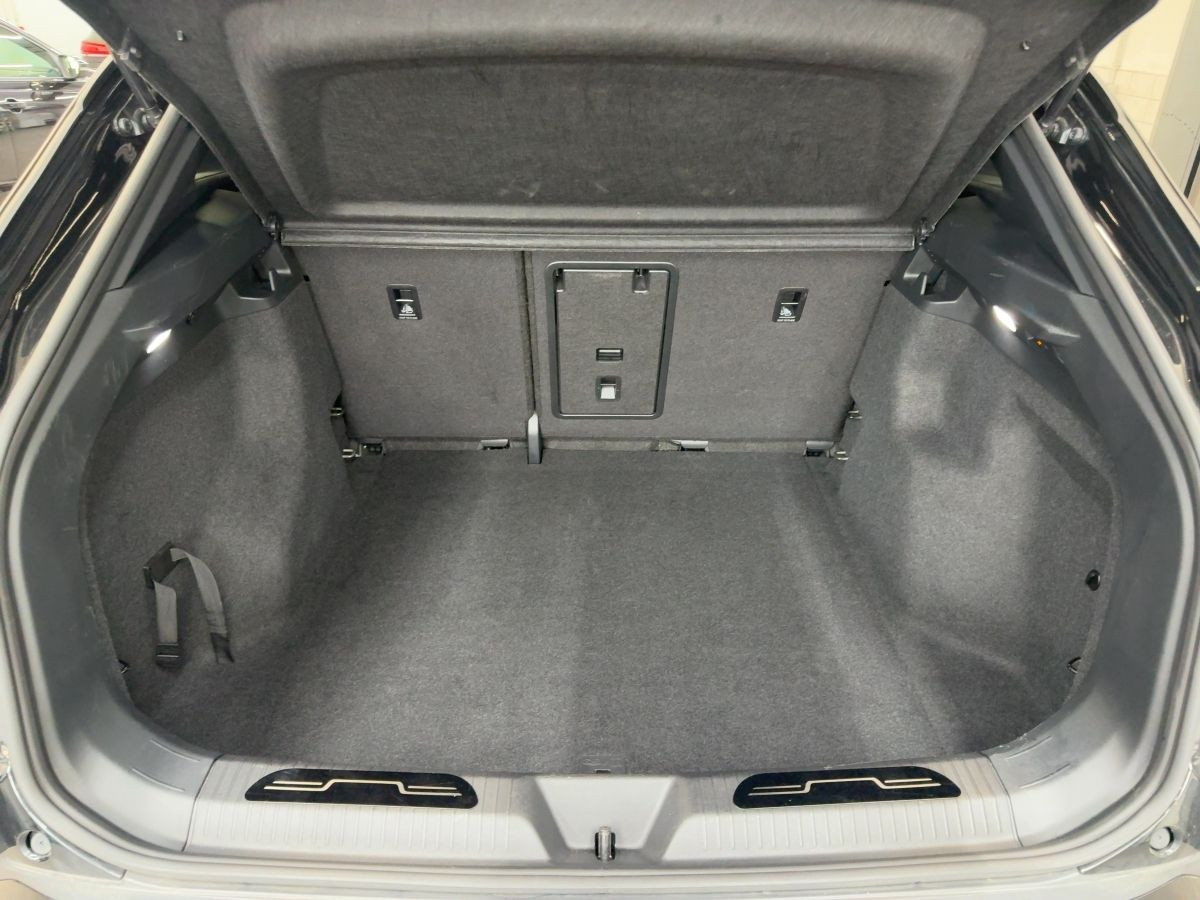 ID.4 Pro Performance 82 kWh ACC AHK Navi Kamera LED-Matrix Climatronic Sitzh.