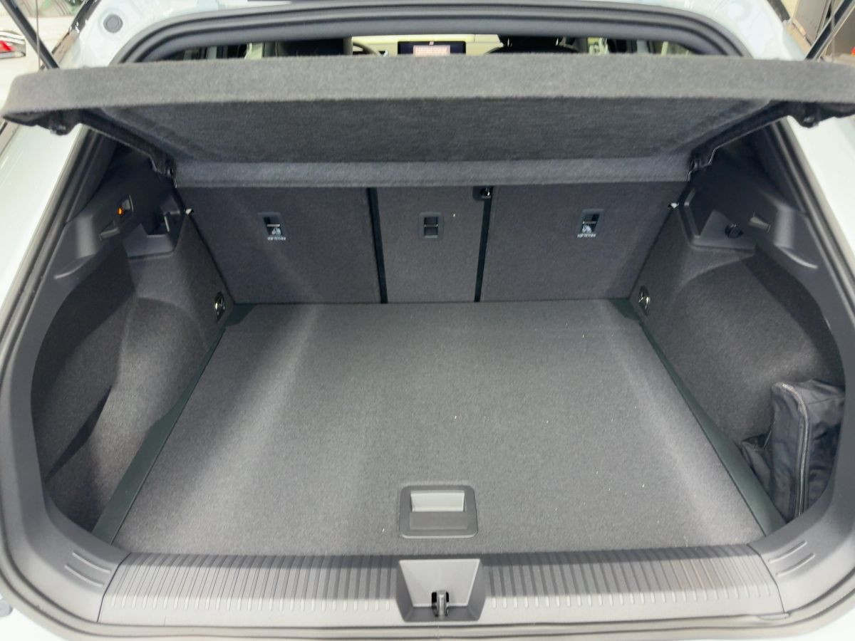 T-Roc R-Line 1.5 eTSI OPF 110 kW 7-Gang-DSG LED