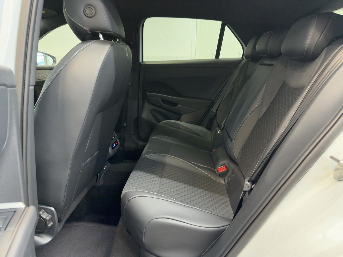 T-Roc R-Line 1.5 eTSI OPF 110 kW 7-Gang-DSG LED