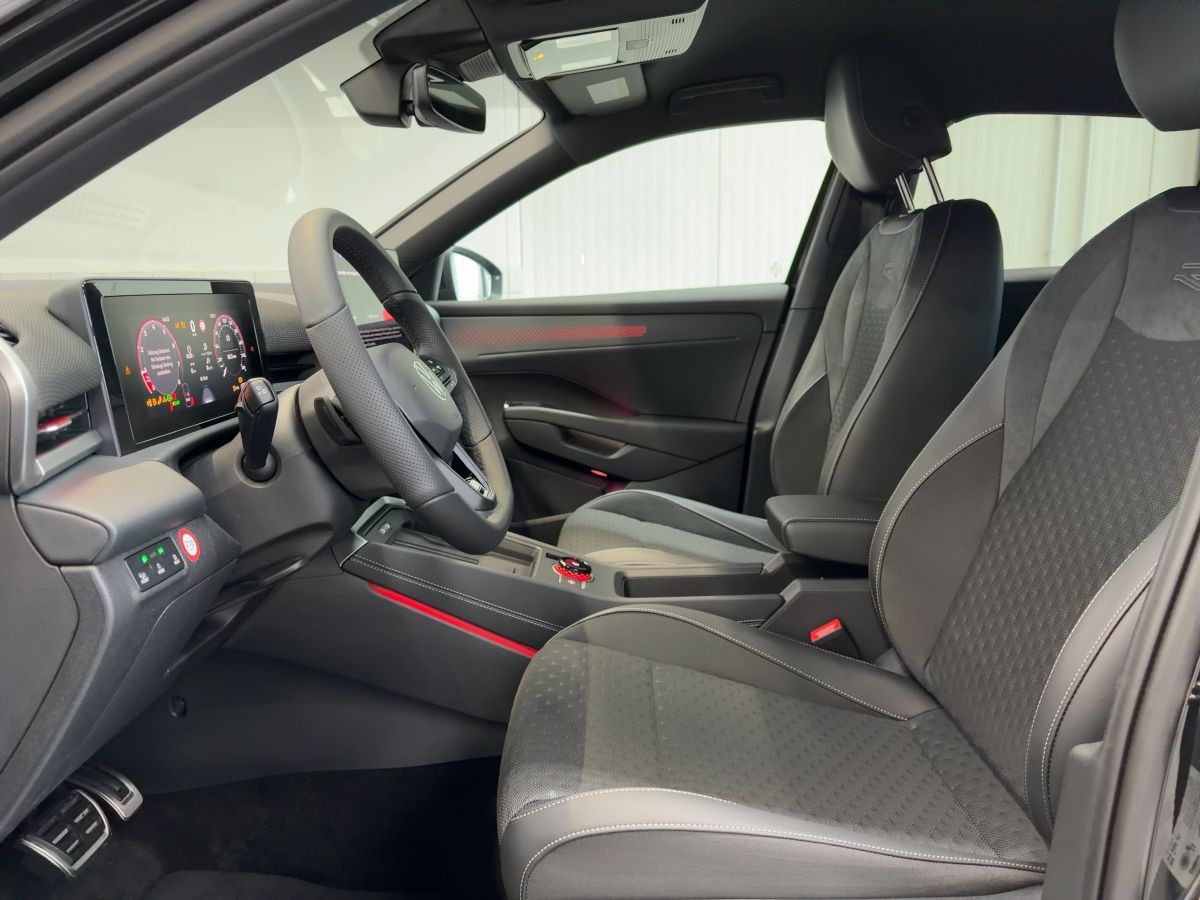 T-Roc R-Line 1.5eTSI OPF 110 kW 7-Gang-DSG LED