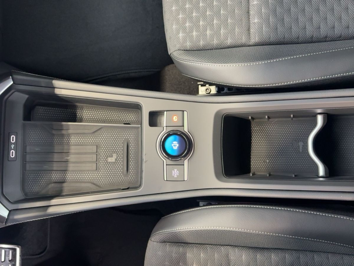 T-Roc R-Line 1.5eTSI 110 kW 7-Gang-DSG  LED ACC