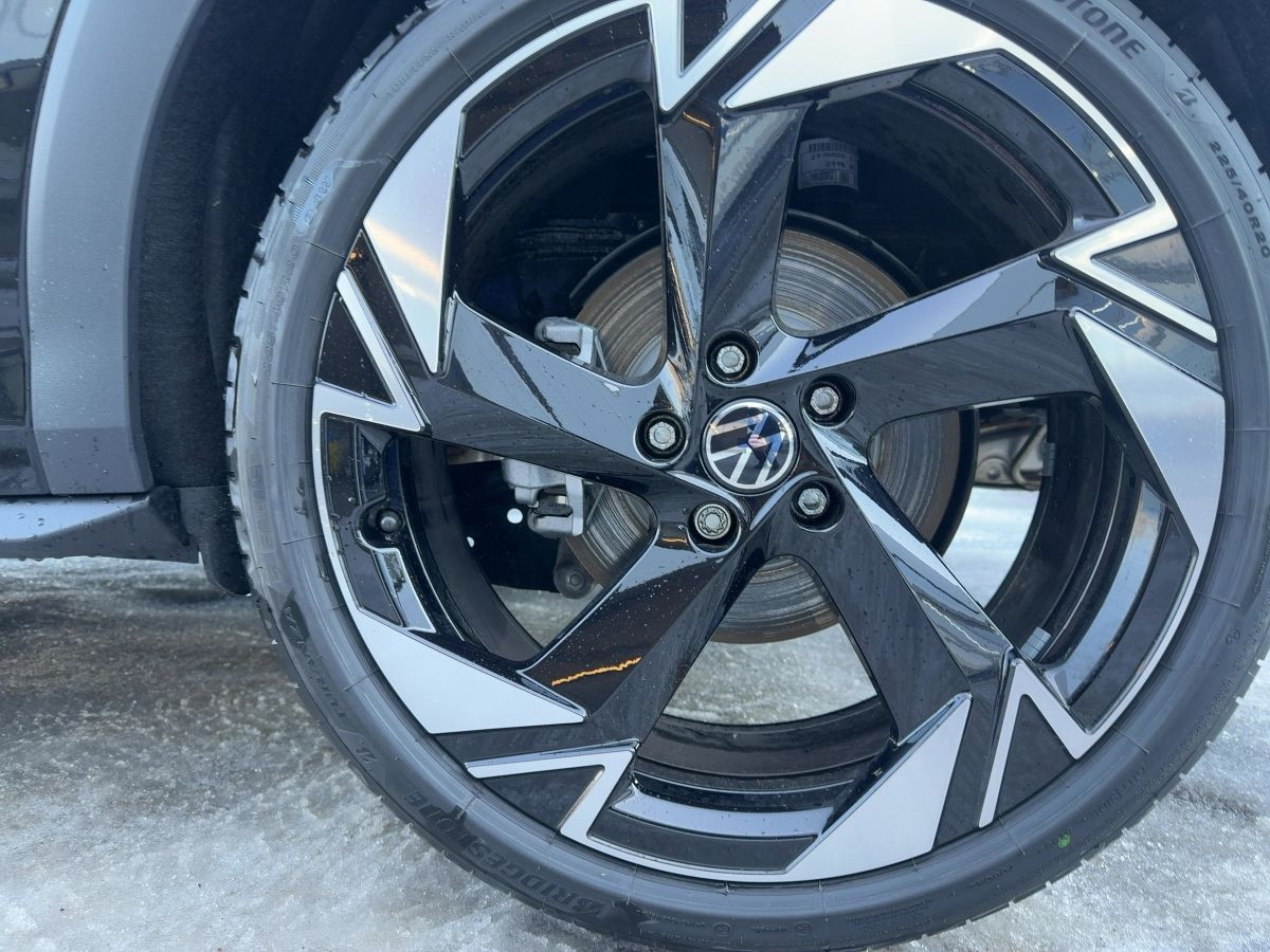 T-Roc R-Line 1.5 l eTSI OPF 110 kW (150 PS) 7-Gang-Doppelkupplungsgetriebe DSG