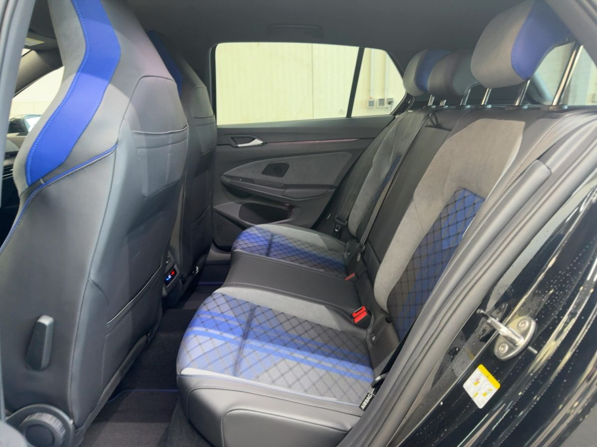 Golf R 2.0TSI 4MOTION 245 kW 7-Gang-DSG Black