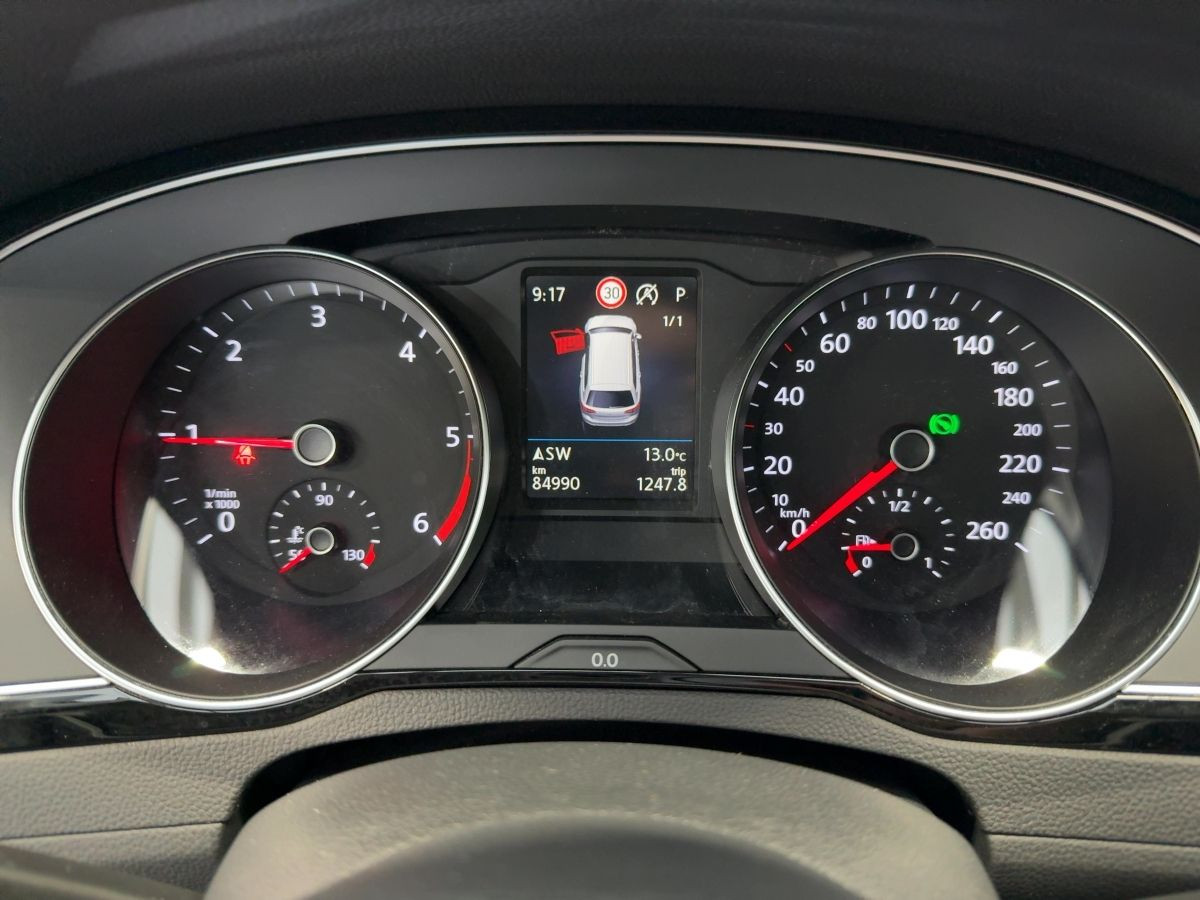 Passat Variant 2.0 TDI DSG Business AHK ACC Navi LED Kamera Keyless Bluet. Sitzh. ergo