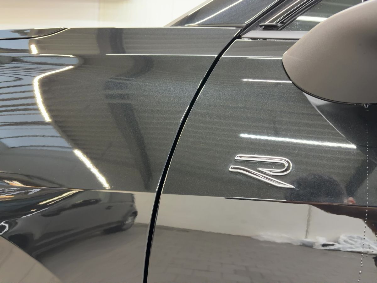 Tayron R-Line 2.0 TDI 110 kW 7-Gang-DSG LED ACC