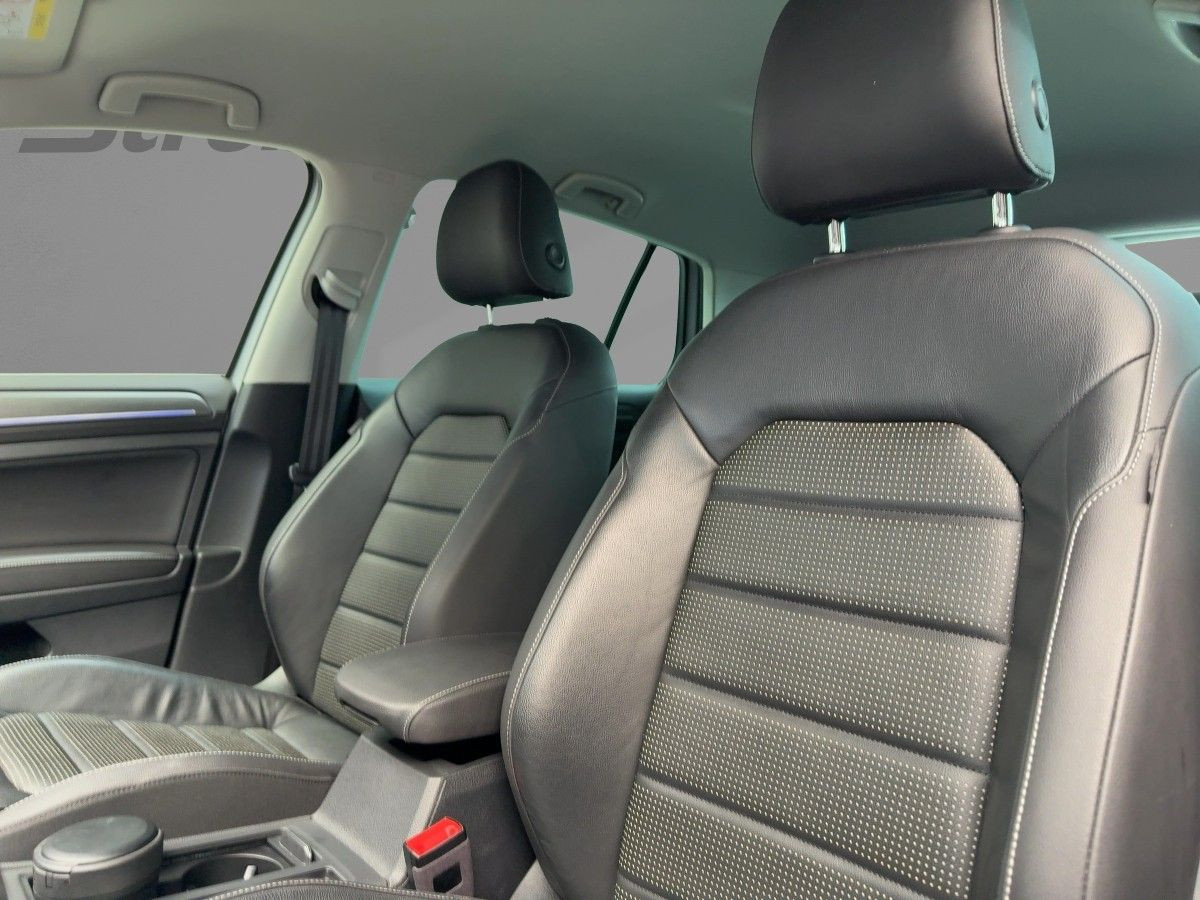 Golf VII E-Golf Wärmep. ACC Navi LED Leder Kamera Lane Ass. Bluet. Sitzh.