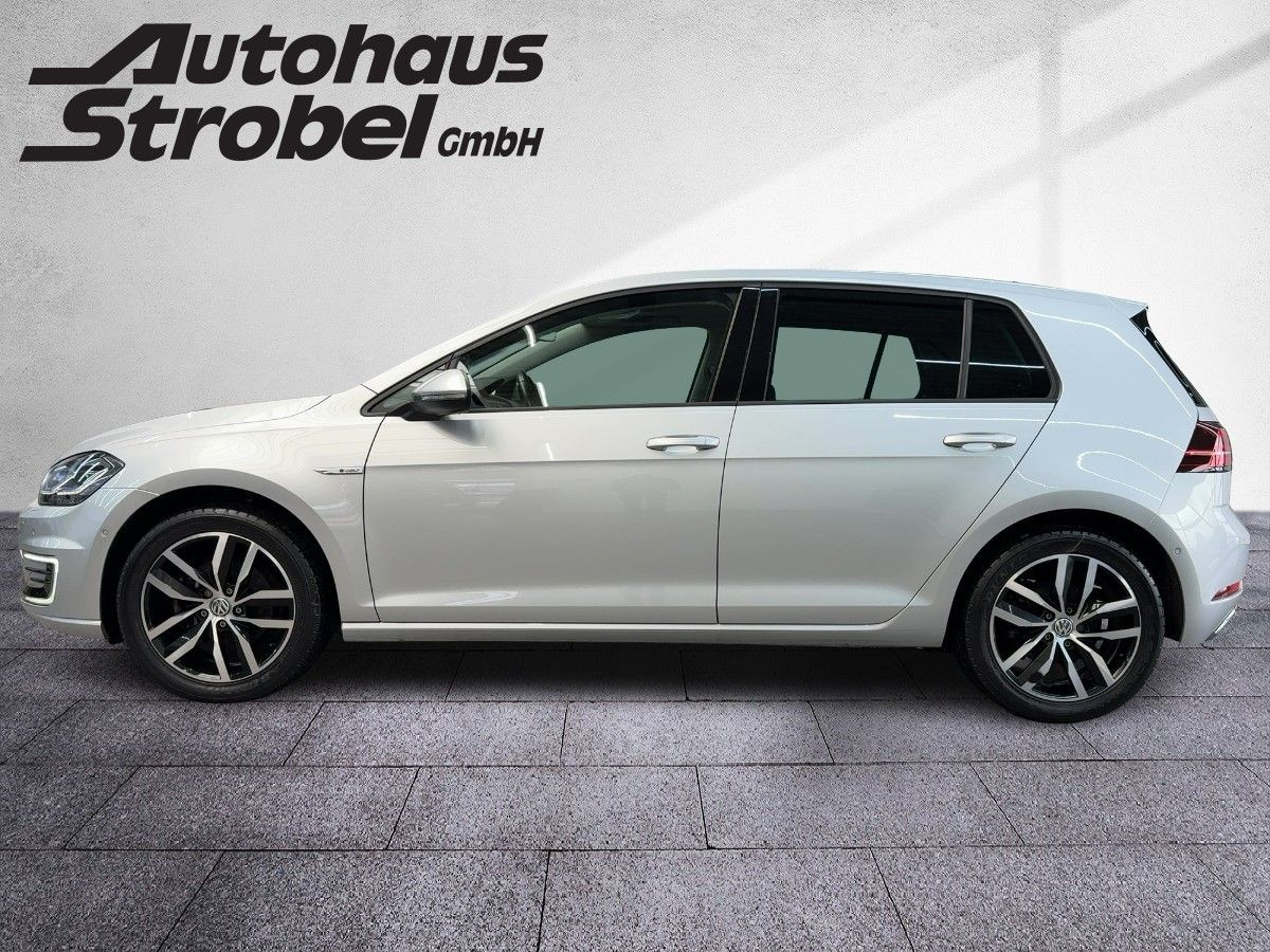 Golf VII E-Golf Wärmep. ACC Navi LED Leder Kamera Lane Ass. Bluet. Sitzh.