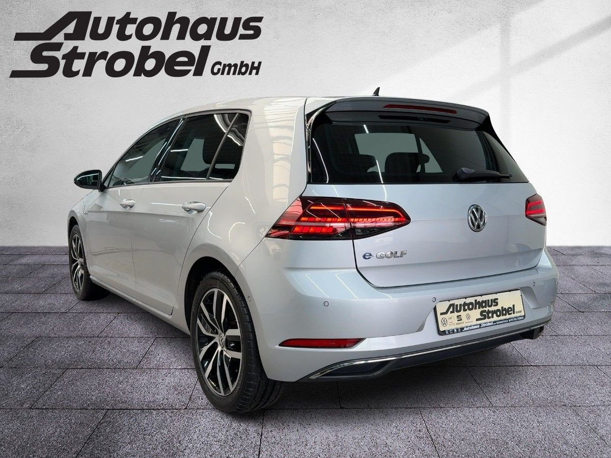 Golf VII E-Golf Wärmep. ACC Navi LED Leder Kamera Lane Ass. Bluet. Sitzh.